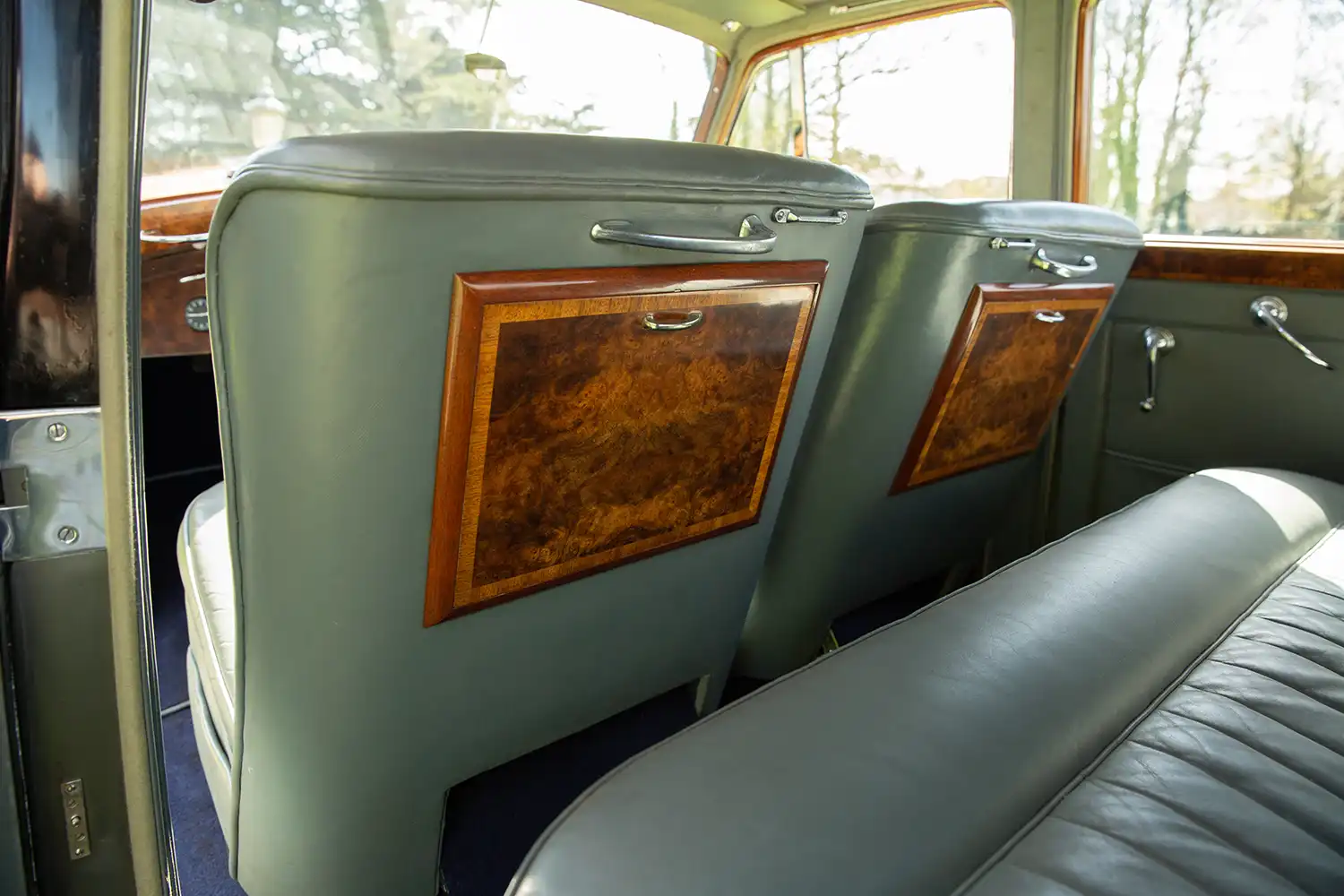 1954 Rolls-Royce Silver Dawn Saloon
