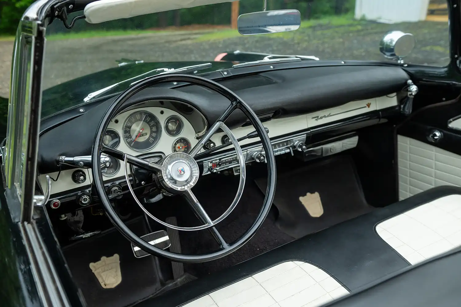 1956 Ford Fairlane Sunliner