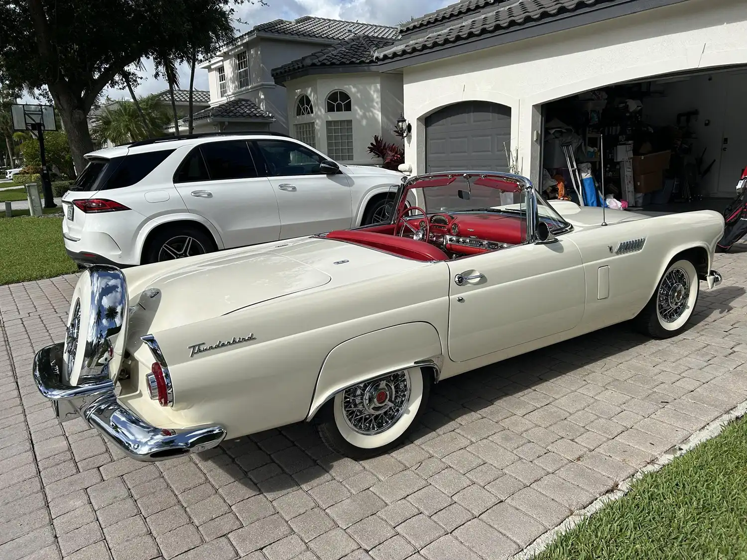 1956 Ford Thunderbird