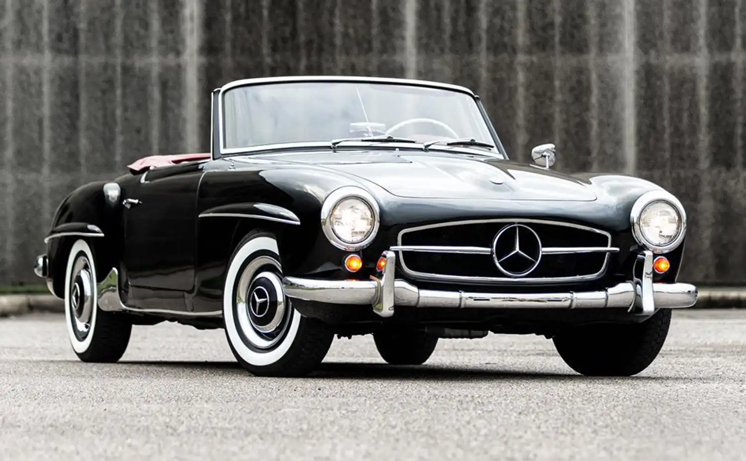 Classic Elegance: 1961 Mercedes-Benz 190SL