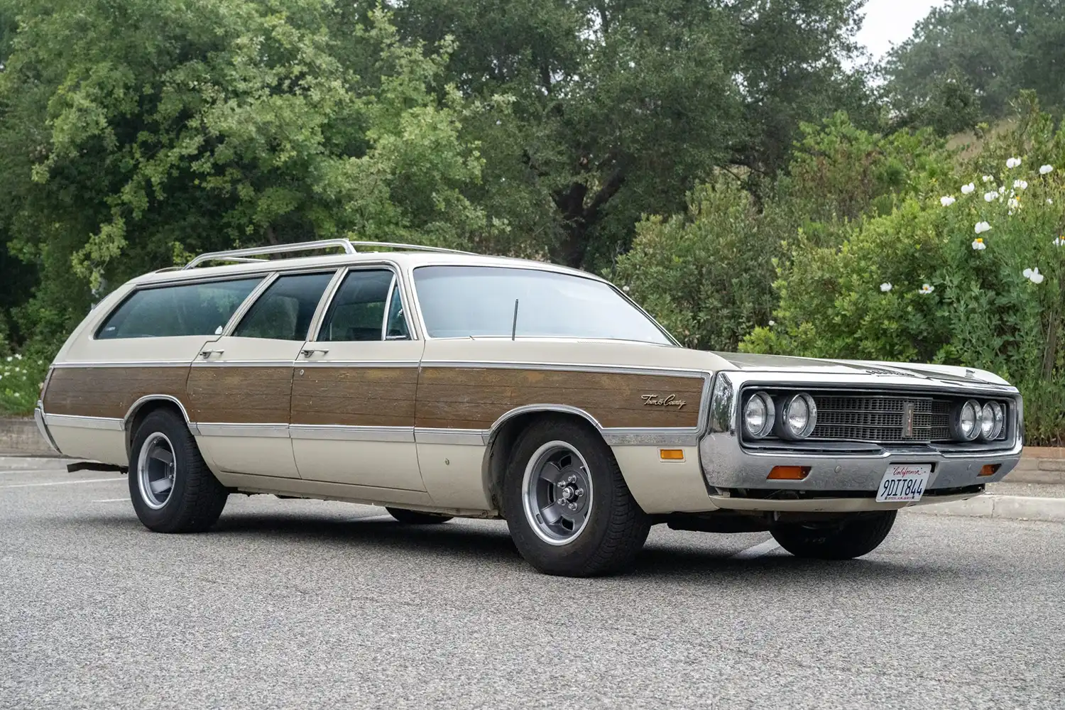 Spacious Elegance: 1969 Chrysler Town & Country Wagon Returns