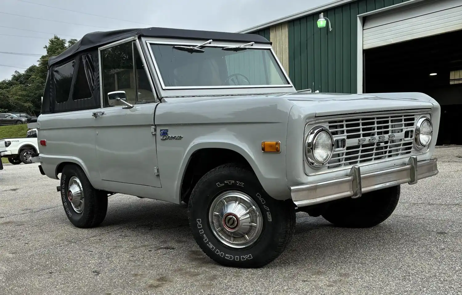 Explore in Style with the 1973 Ford Bronco 302