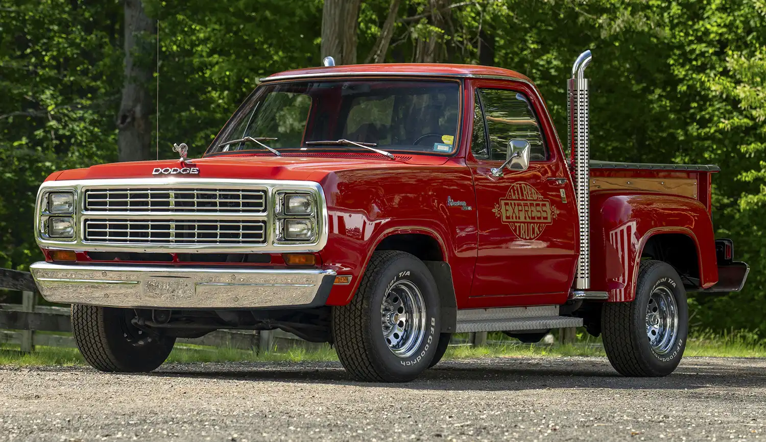 This 1979 Dodge Li’l Red Express Truck Still Turns Heads