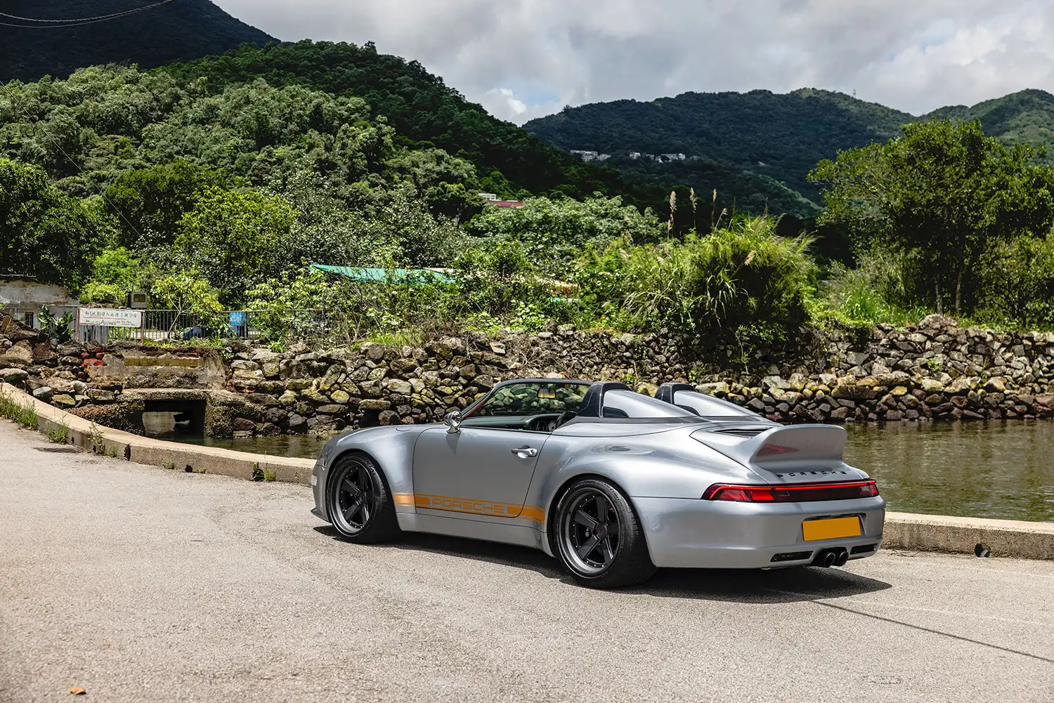 1995 Porsche 911 Speedster by Gunther Werks