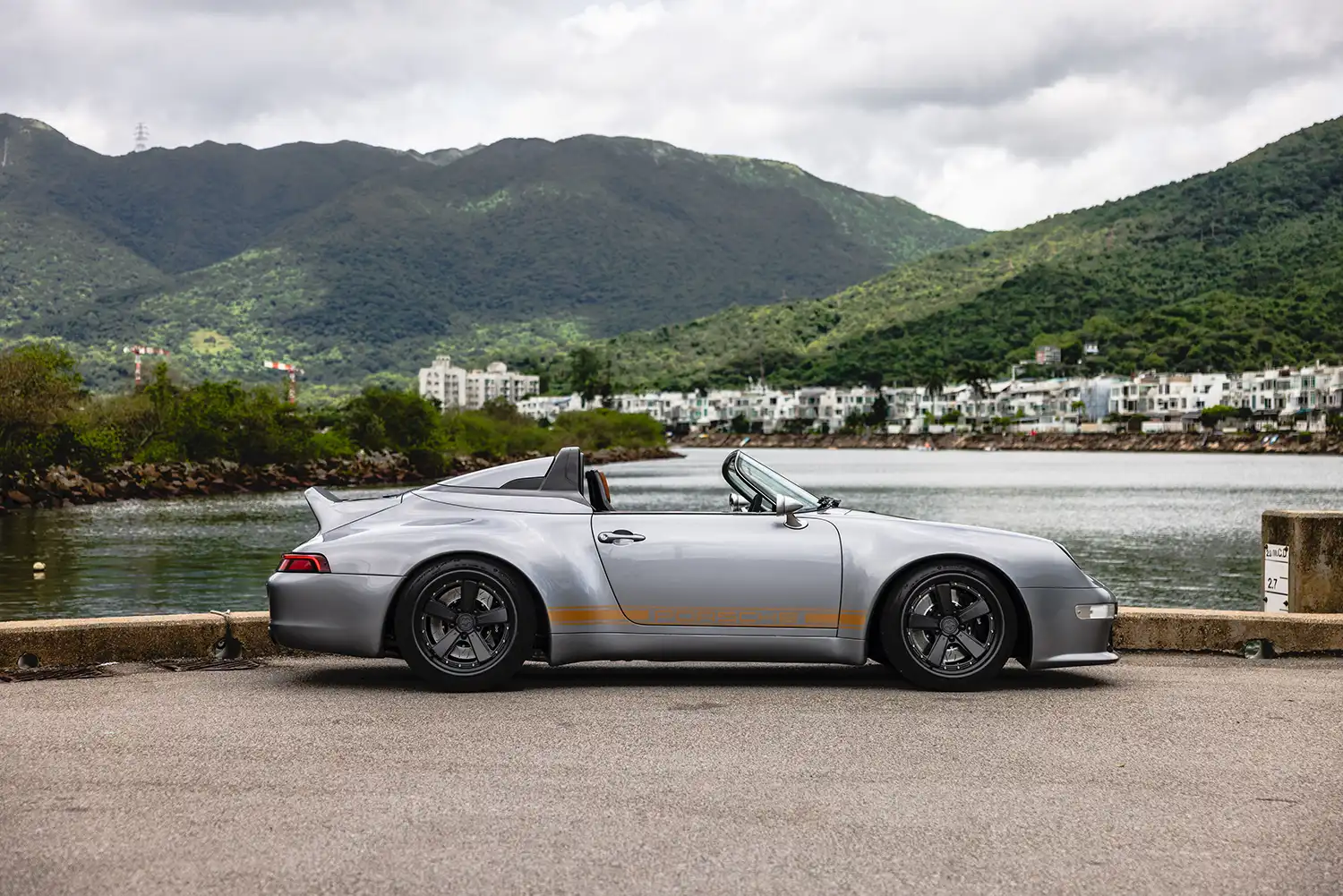 1995 Porsche 911 Speedster by Gunther Werks