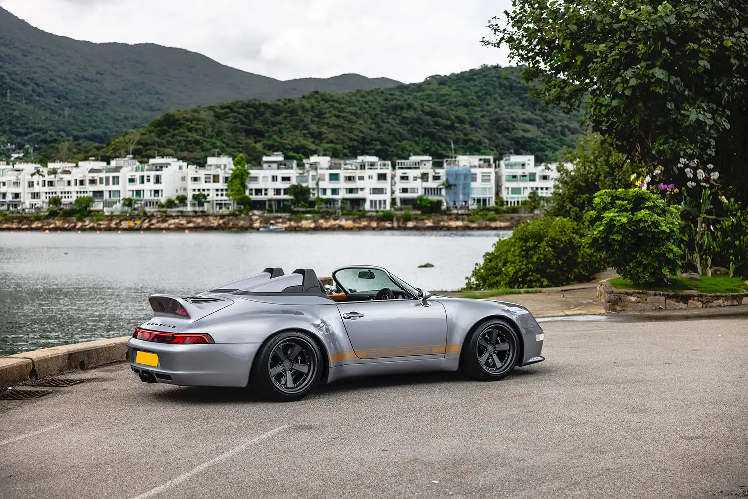 1995 Porsche 911 Speedster by Gunther Werks