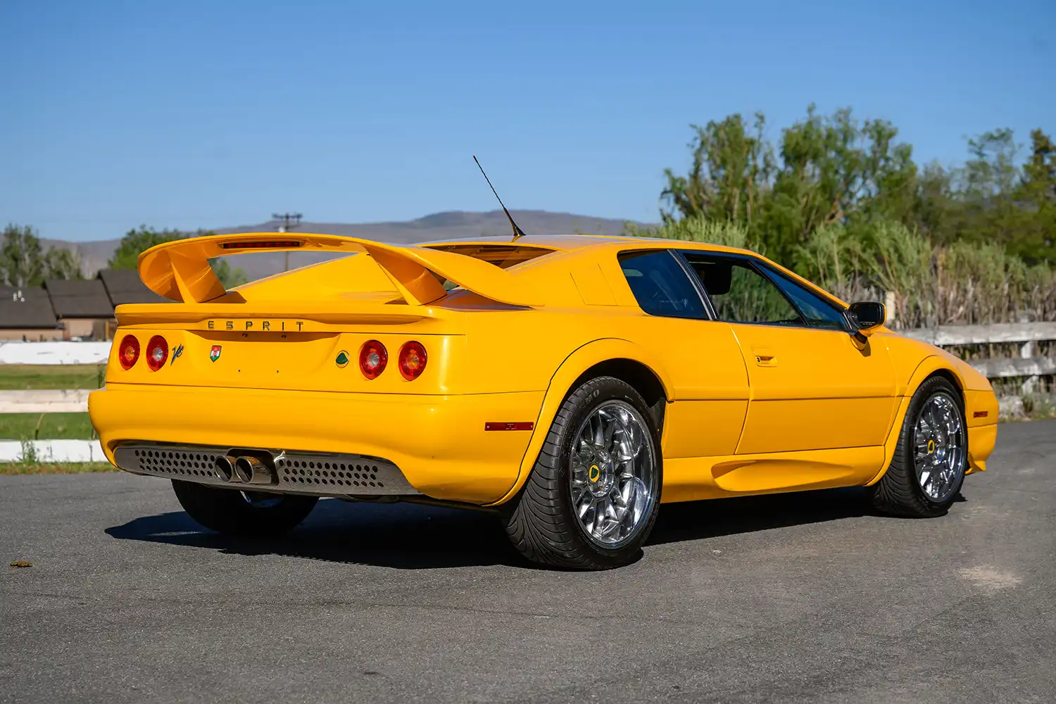 Final Form: 2003 Lotus Esprit V8 Is the Best of the Line