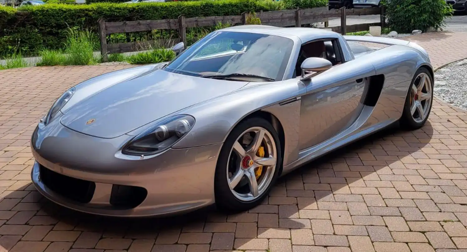 From Salvage to Stunner: 2005 Porsche Carrera GT Shines