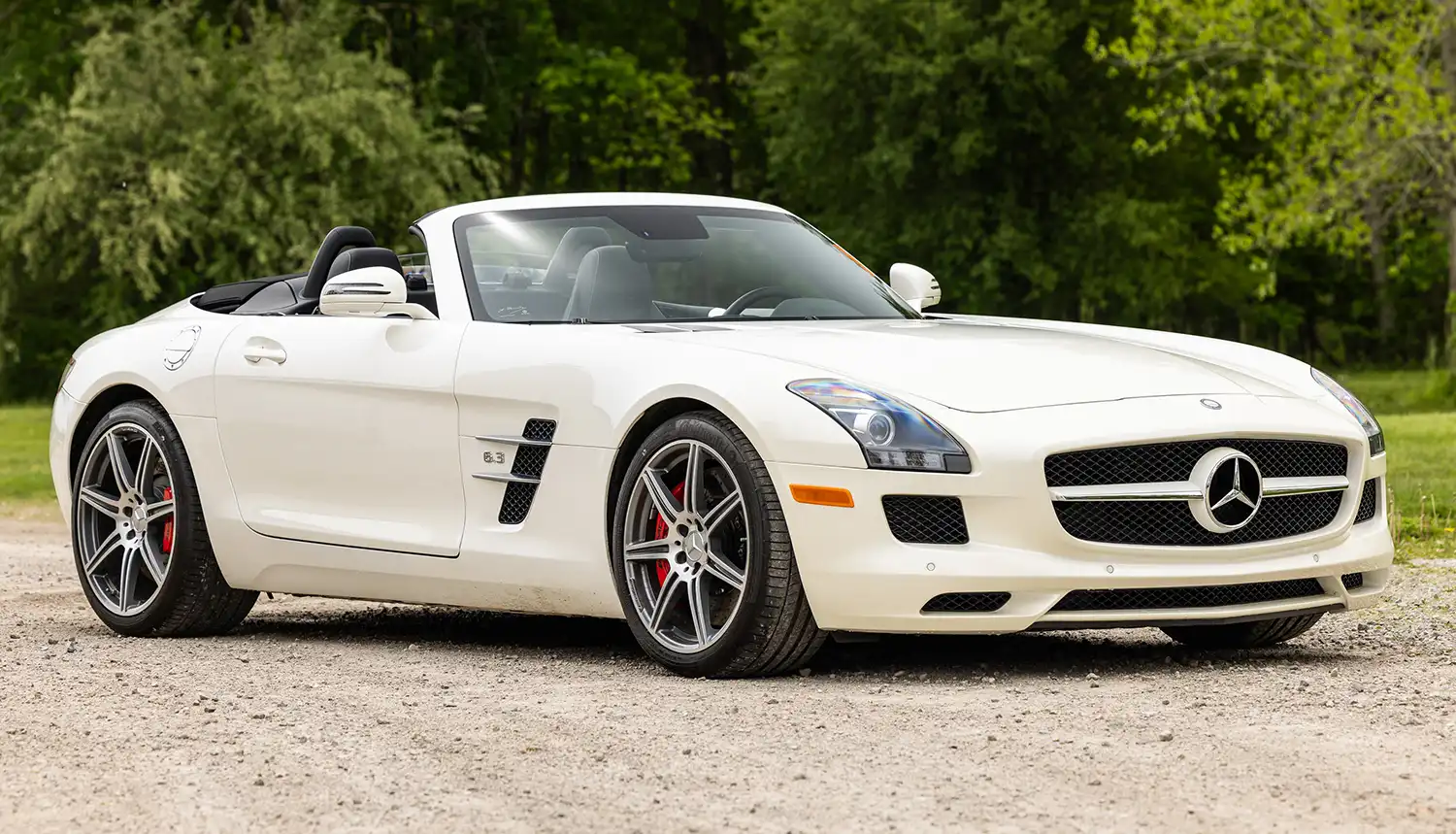 2012 Mercedes-Benz SLS AMG Roadster Wows in Mystic White