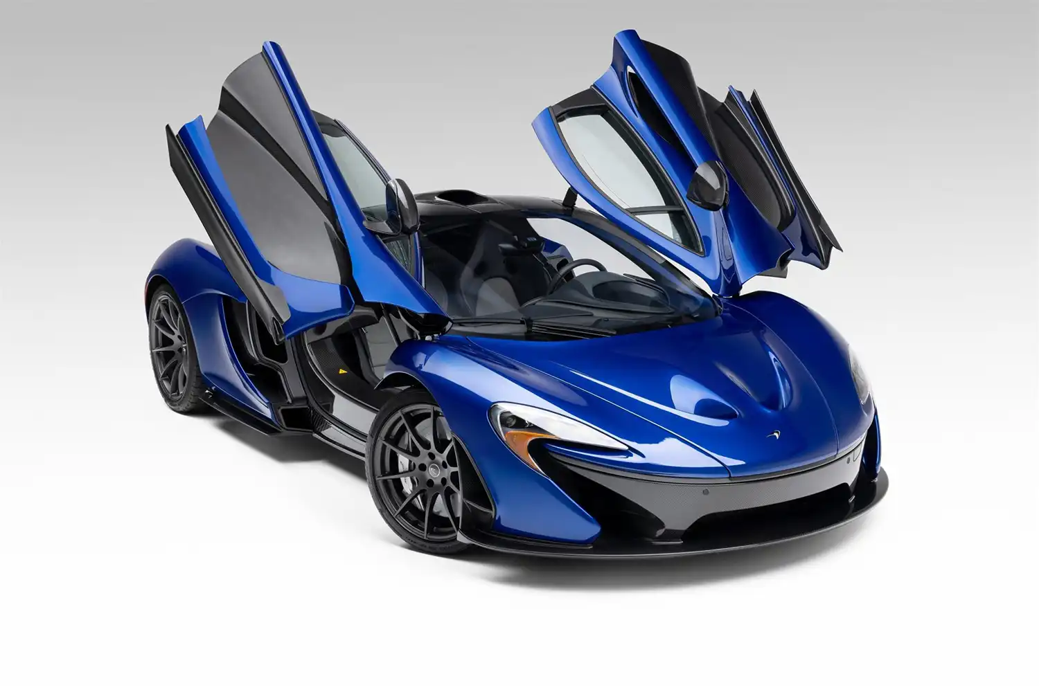 Azure Blue Beauty: A Stunning 2014 McLaren P1 Revealed