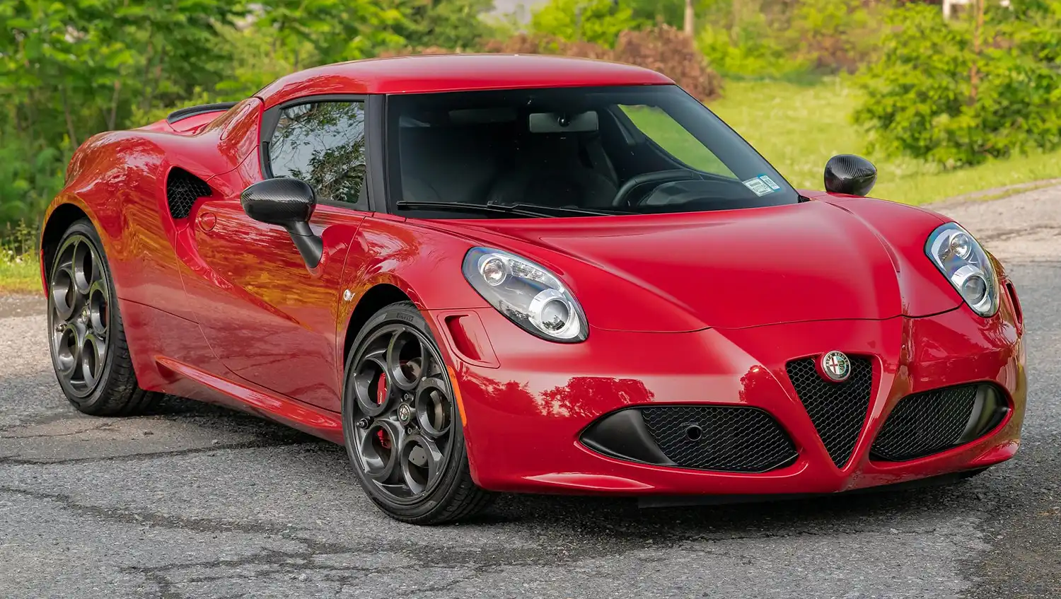Experience Italian Passion: The 2015 Alfa Romeo 4C Coupe