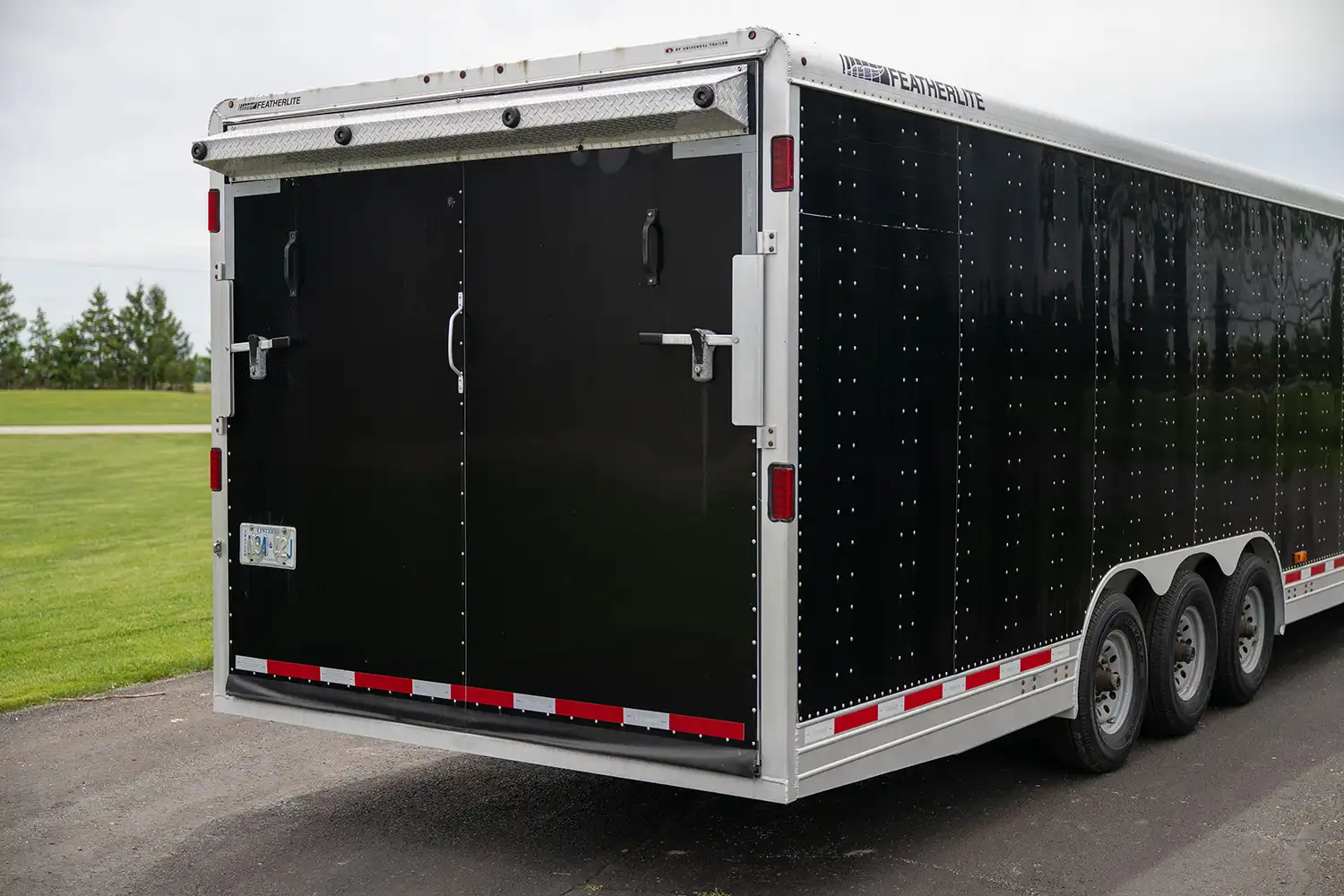 2016 Featherlite 48' Gooseneck Trailer