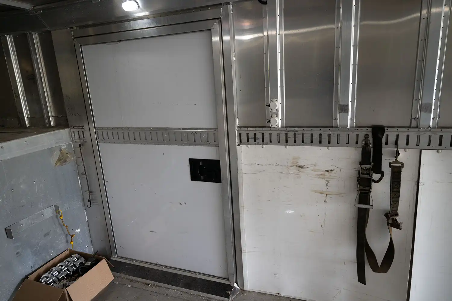 2016 Featherlite 48' Gooseneck Trailer