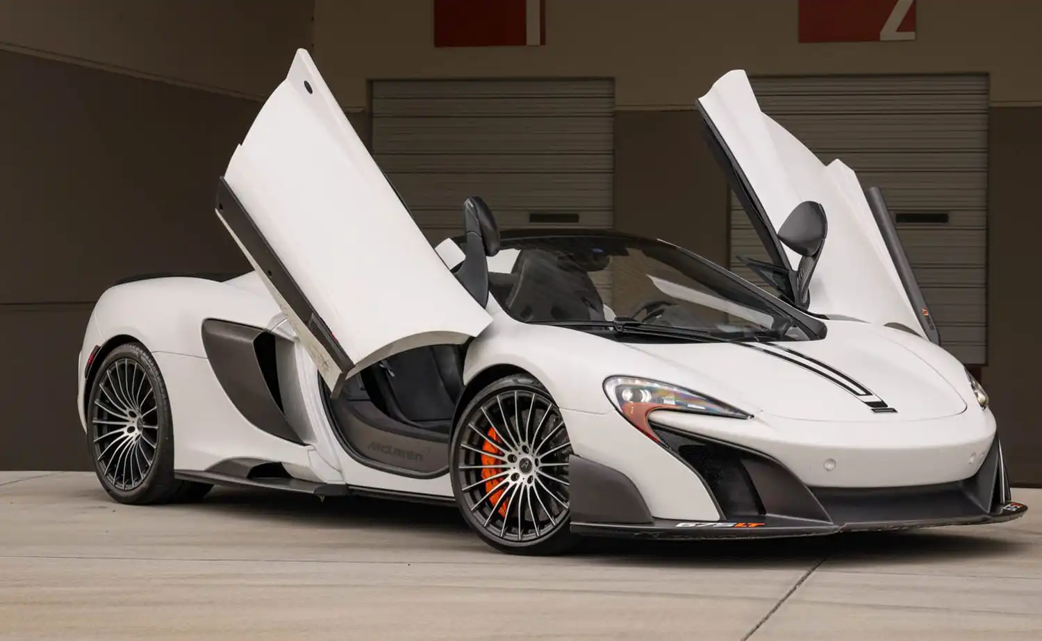 2016 McLaren 675LT Spider Is a Carbon-Fiber Masterpiece