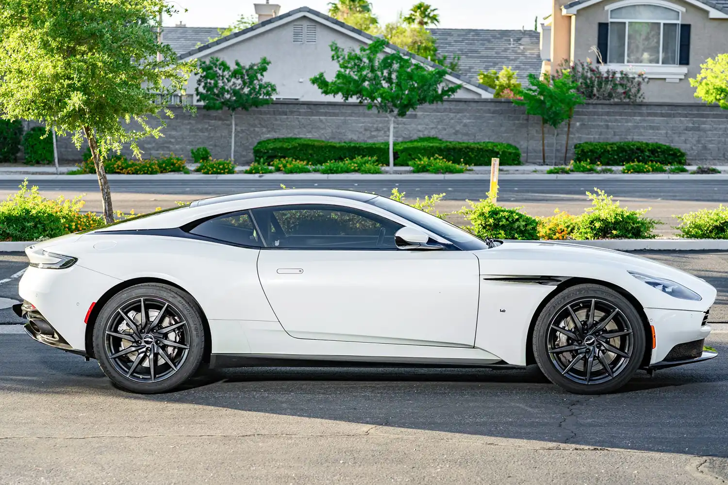 2018 Aston Martin DB11 V12 Coupe