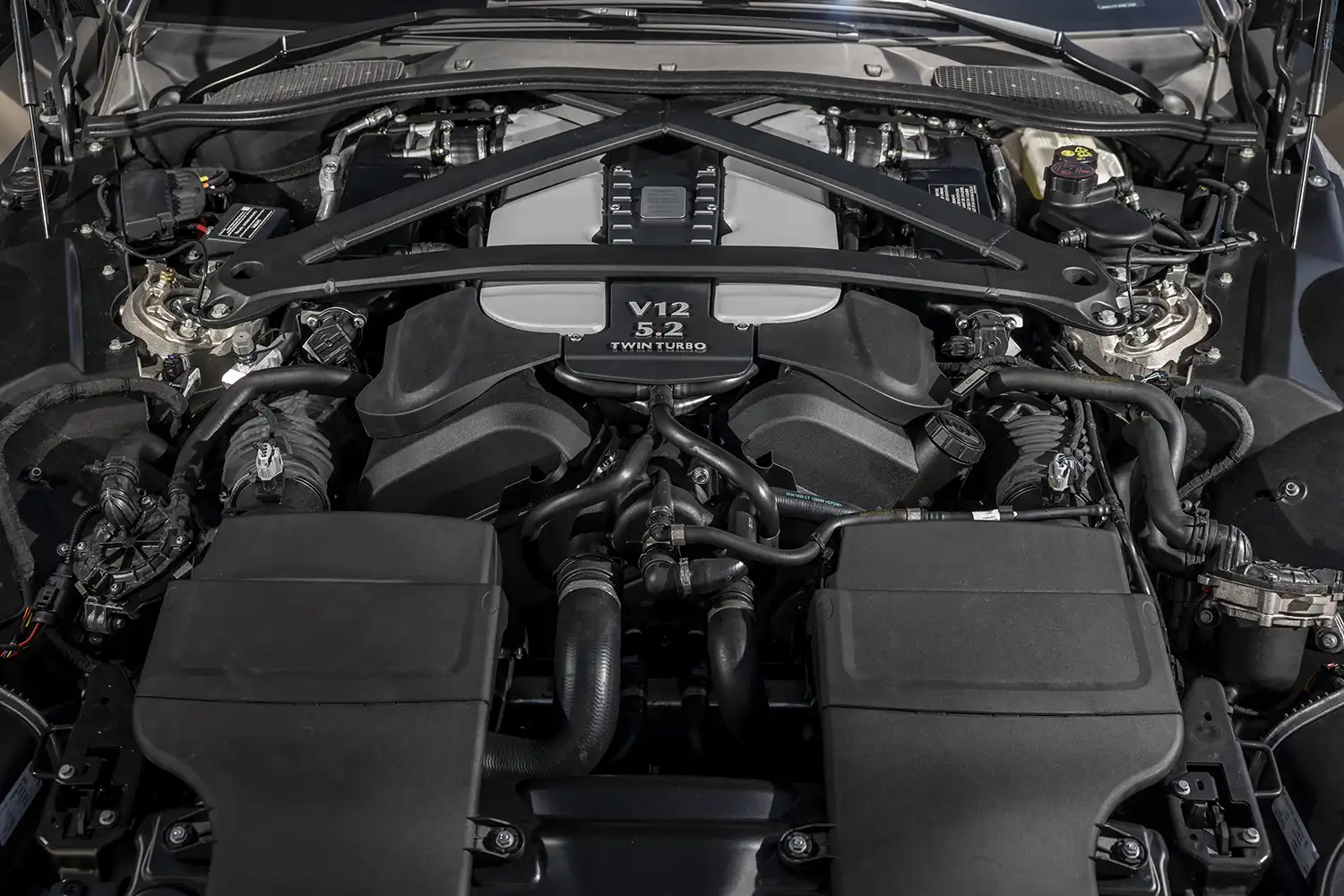2023 Aston Martin V12 Vantage Coupe