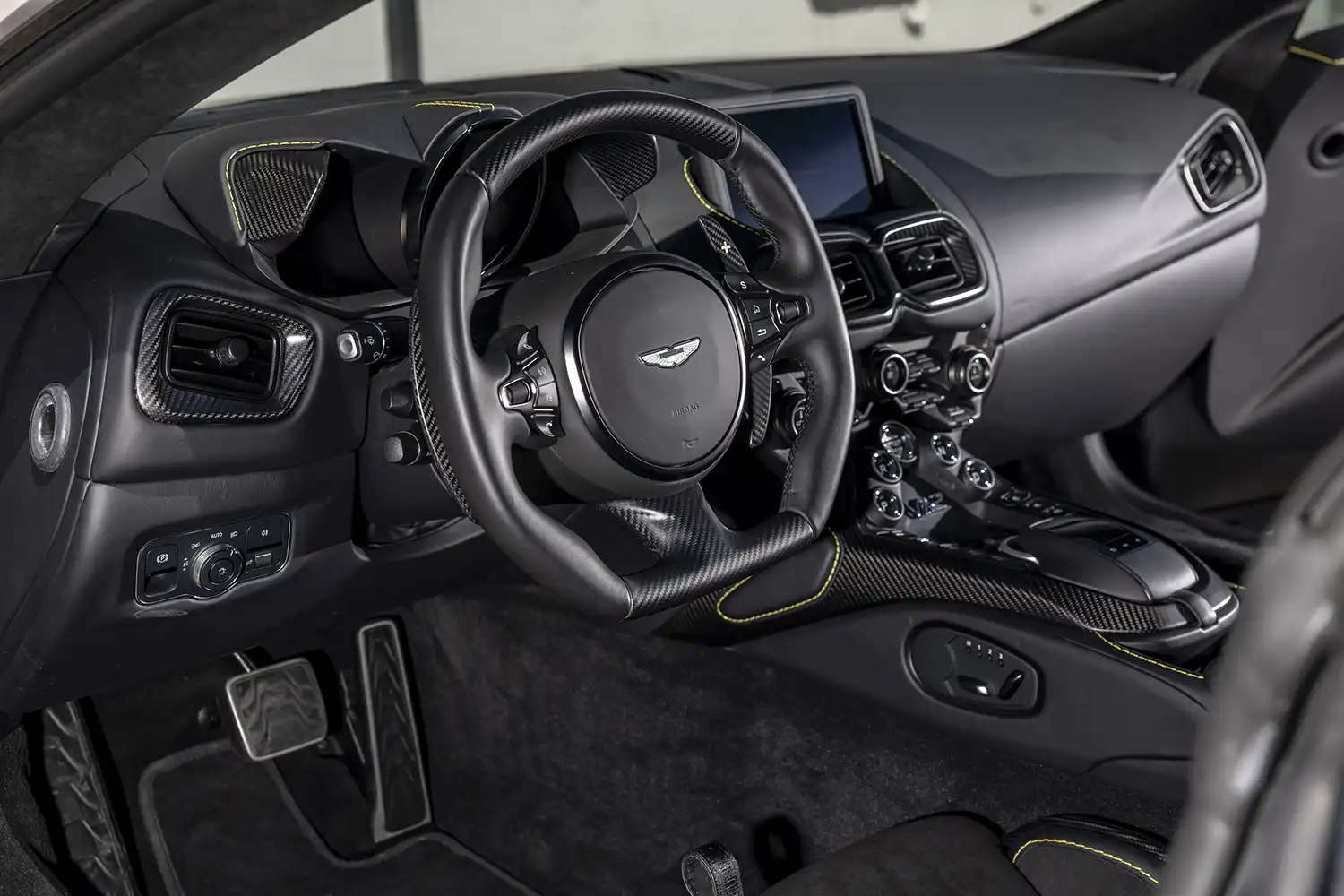 2023 Aston Martin V12 Vantage Coupe