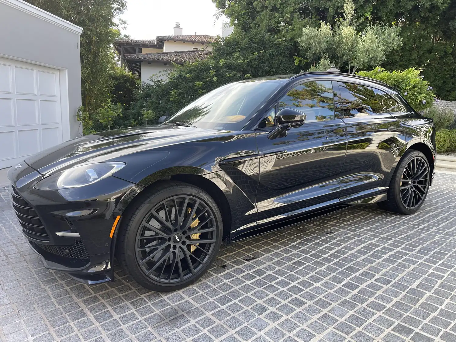 2023 Aston Martin DBX707