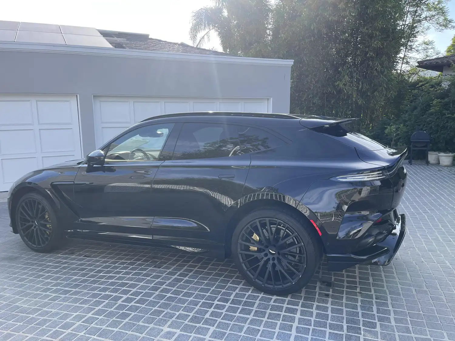 2023 Aston Martin DBX707