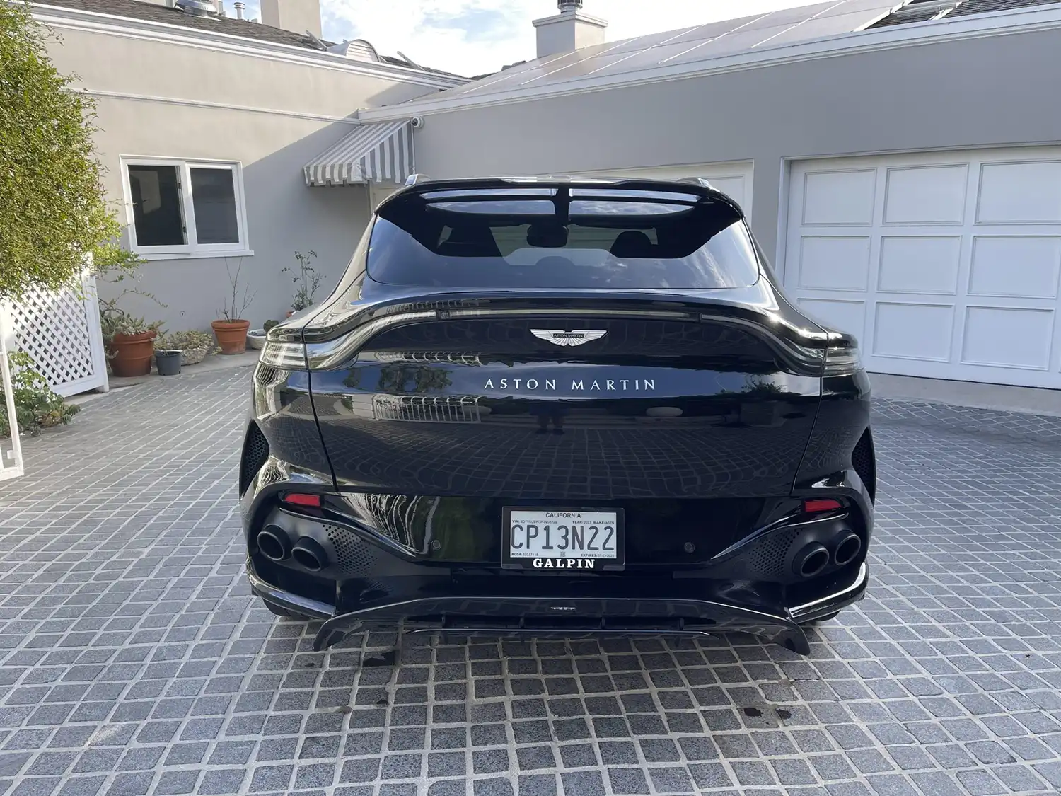 2023 Aston Martin DBX707
