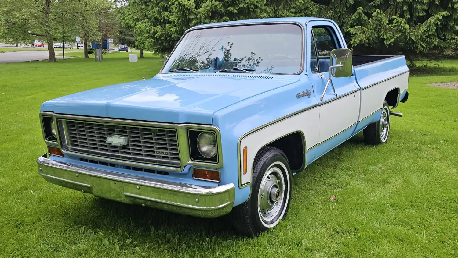 Skyline Swagger: 1973 Chevrolet C10 Custom Deluxe Returns in Style