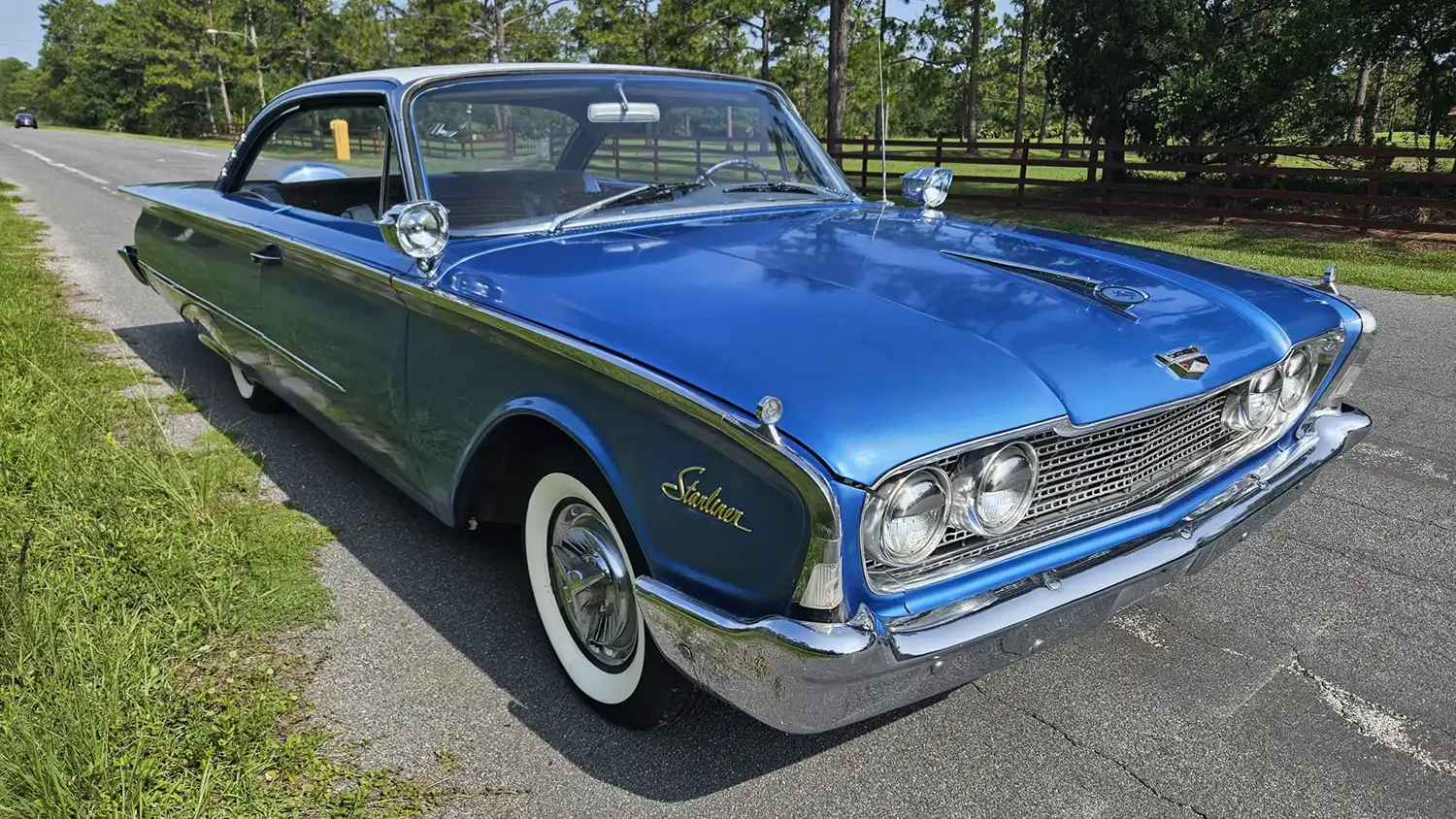 1960 Ford Galaxie Starliner Coupe