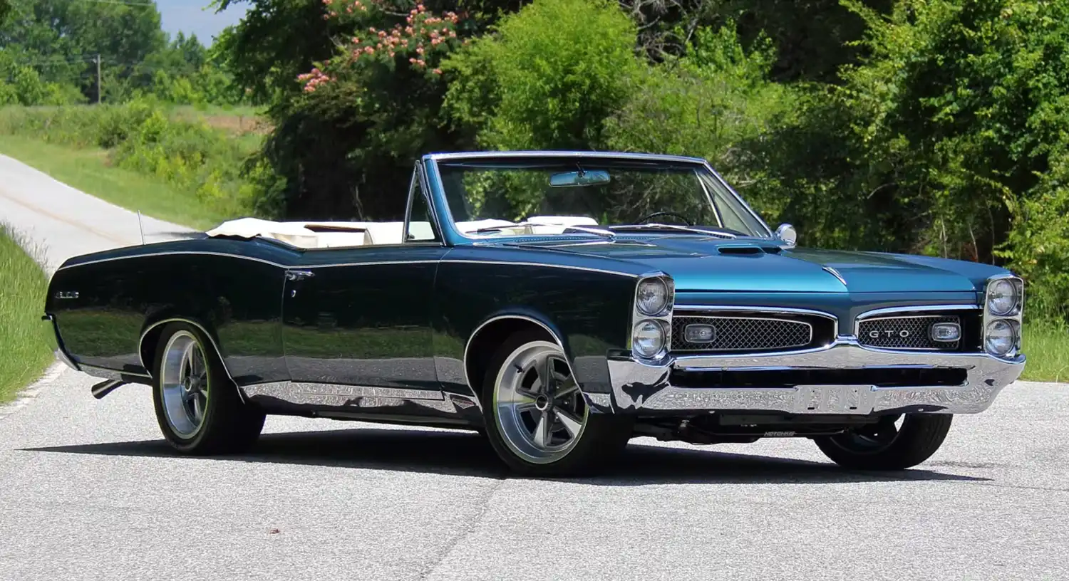 A New Twist on a Legend: This 1967 Pontiac GTO Convertible Pops
