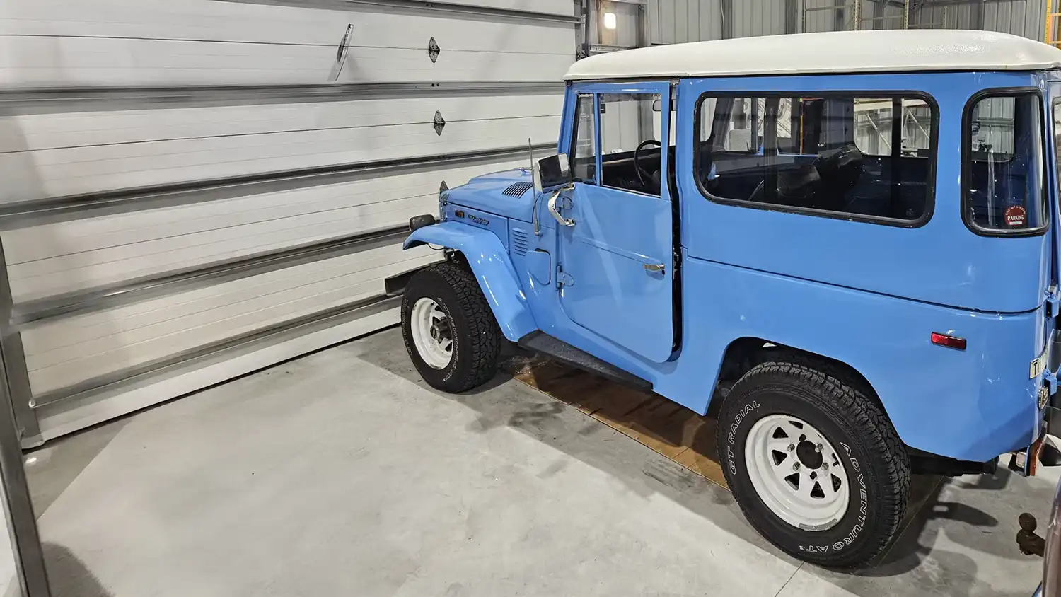1974 Toyota FJ-40 Land Cruiser