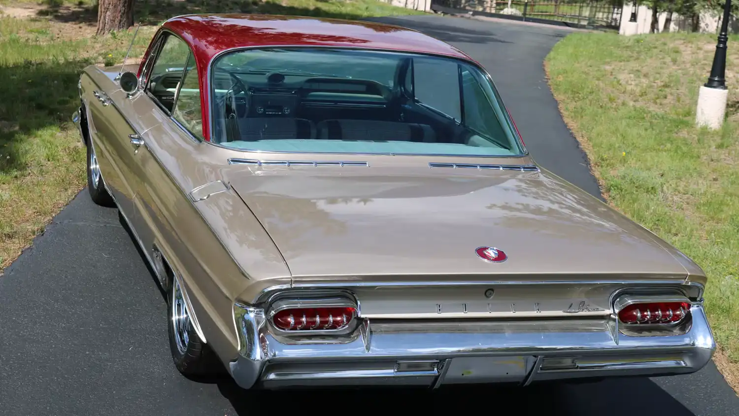 Champagne and Chrome: 1961 Buick LeSabre Hardtop Stuns
