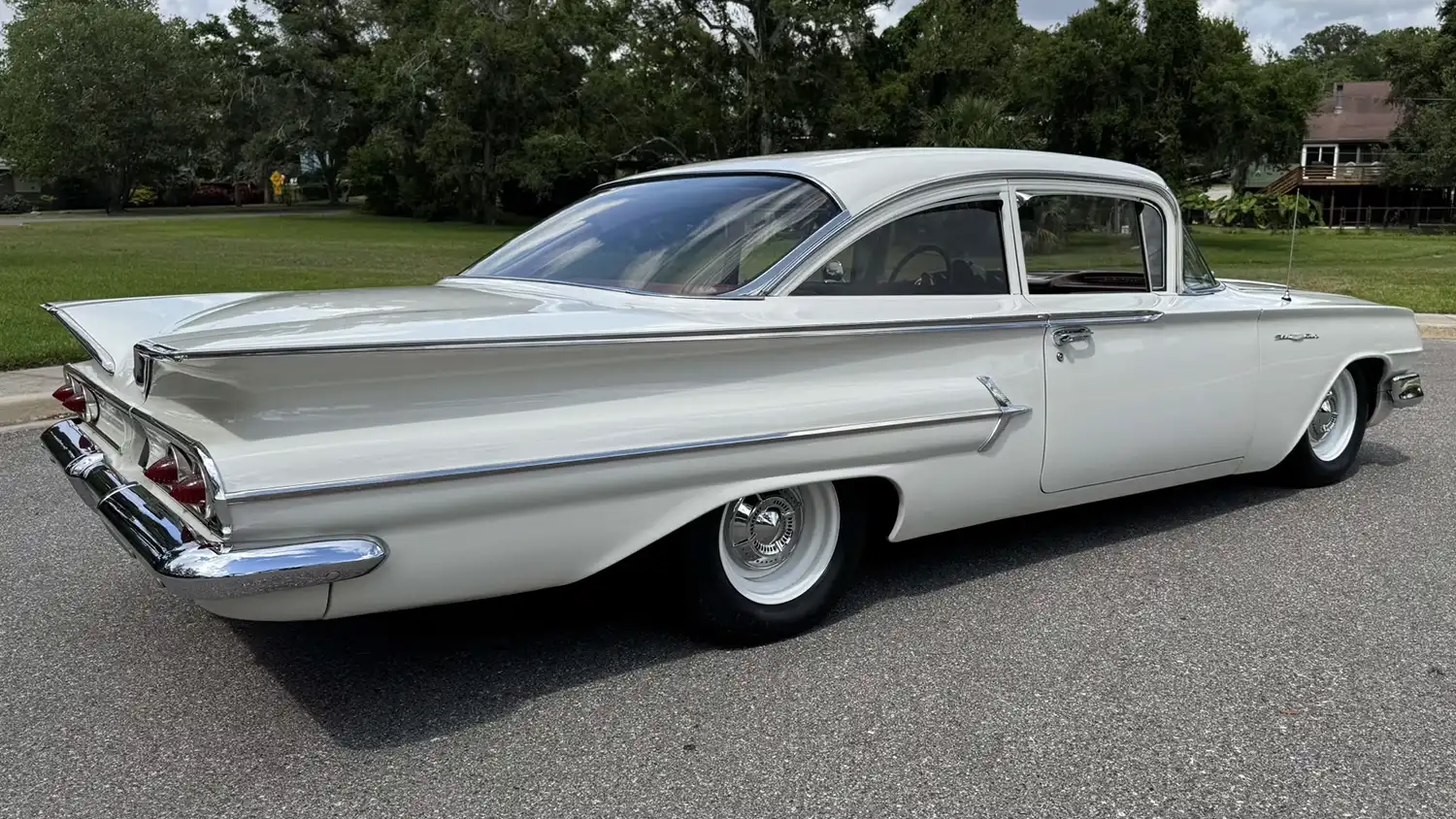 Timeless Style: 1960 Bel Air Z28 V8 Powerhouse