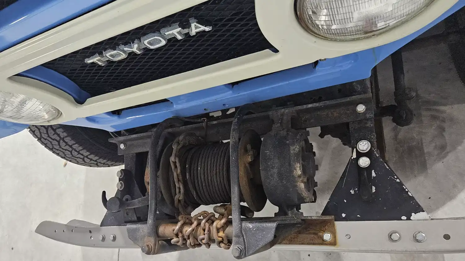 1974 Toyota FJ-40 Land Cruiser