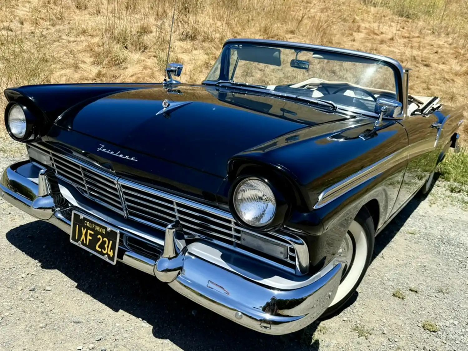1957 Ford Fairlane 500 Sunliner