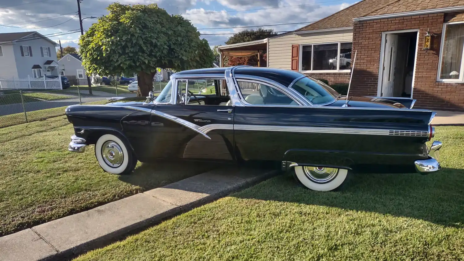 1956 Ford Fairlane Crown Victoria 