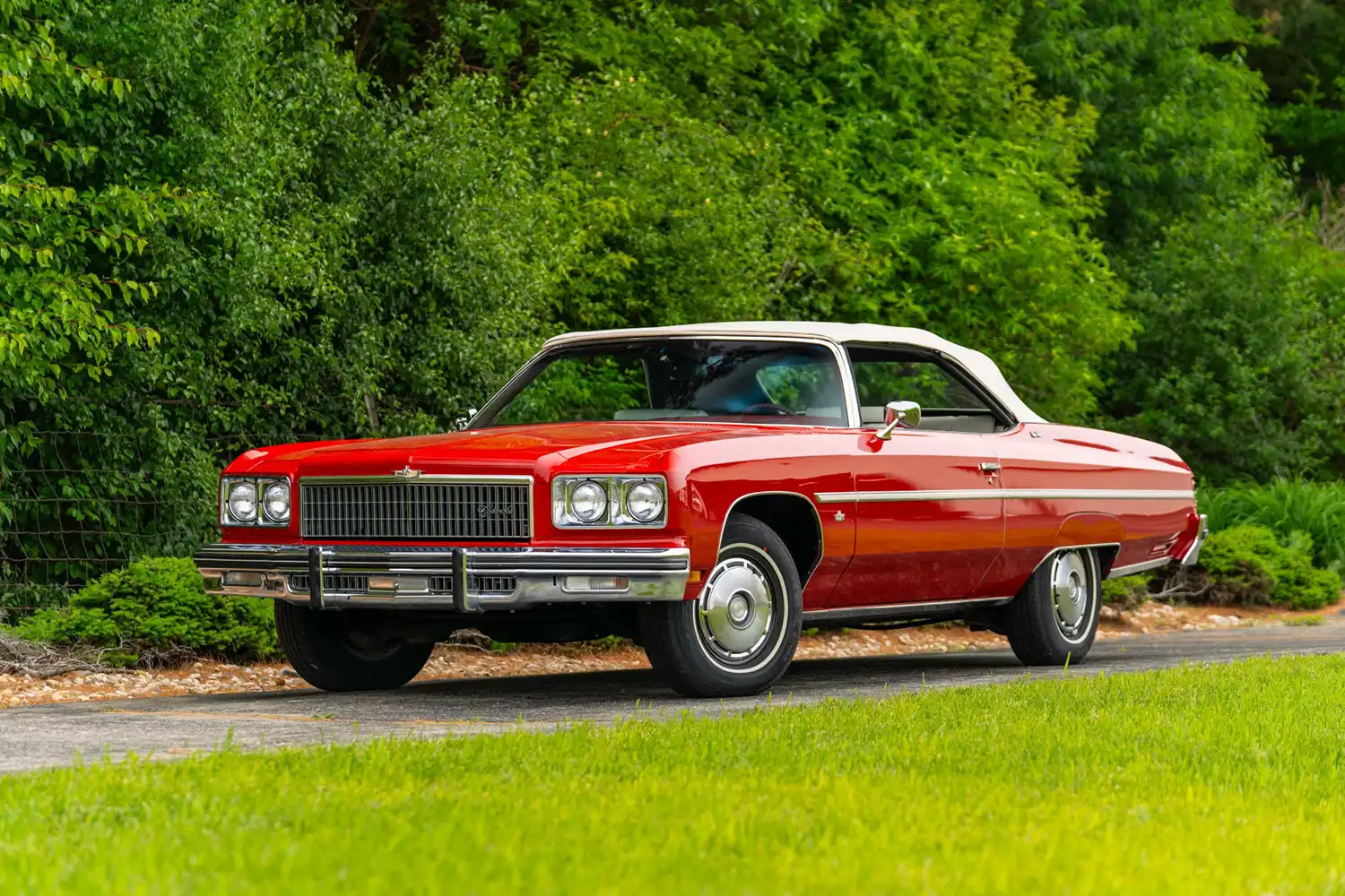 The Ultimate Road Trip Companion: A 1975 Chevrolet Caprice Classic