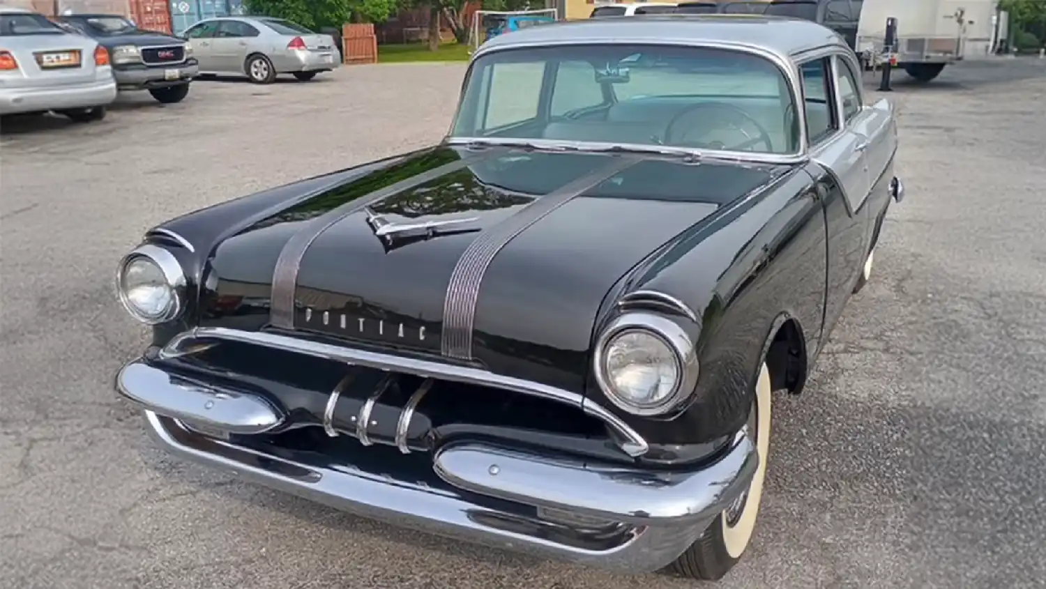 Revisiting an Era: The Unforgettable 1955 Pontiac Chieftain