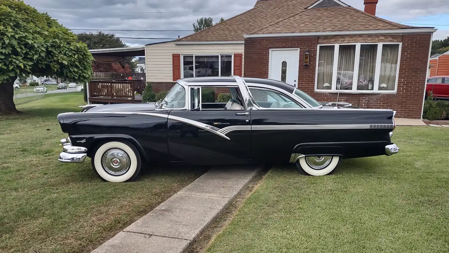 1956 Ford Fairlane Crown Victoria 