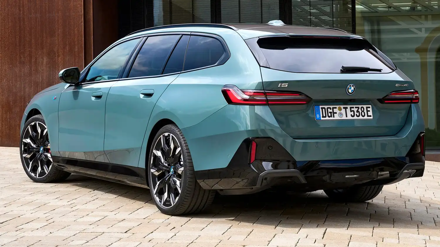 2024 BMW i5 eDrive40 Touring: Where Style Meets Sustainability