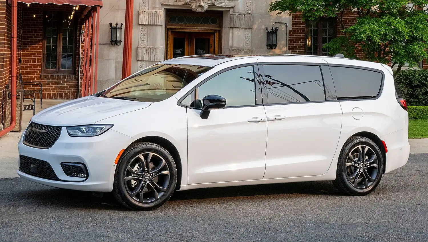 Celebrating a Century: The 2026 Chrysler Pacifica 100th Anniversary Edition