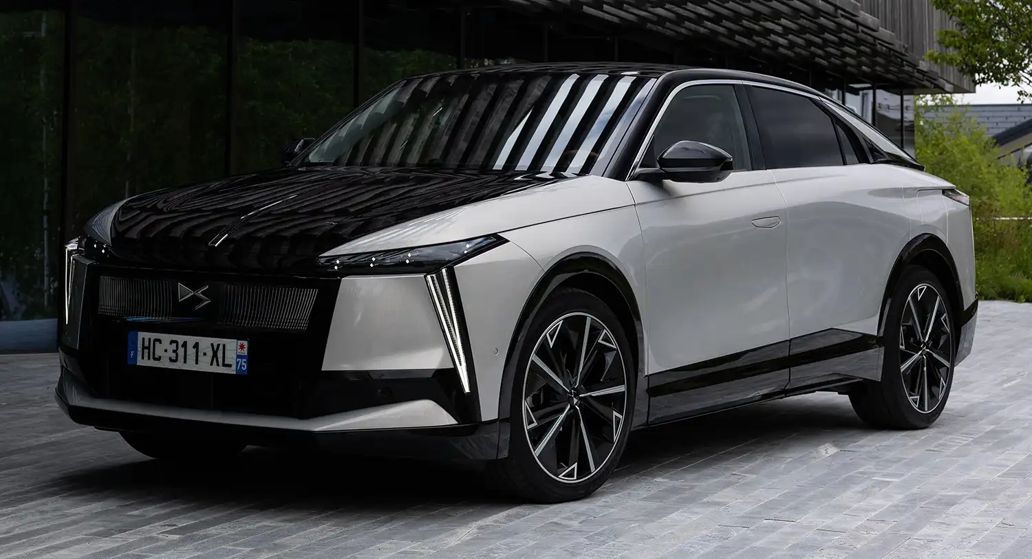 DS N°8 Electric Flagship
