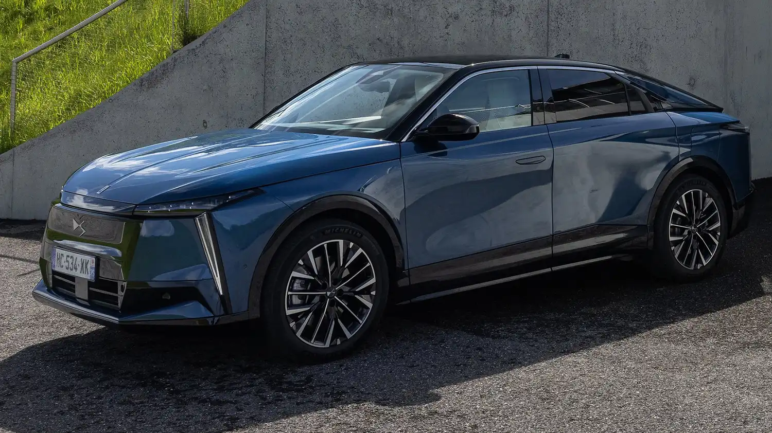 DS N°8 Electric Flagship