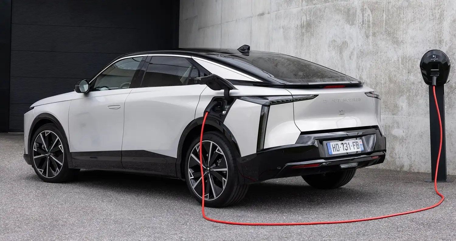 DS N°8 Electric Flagship