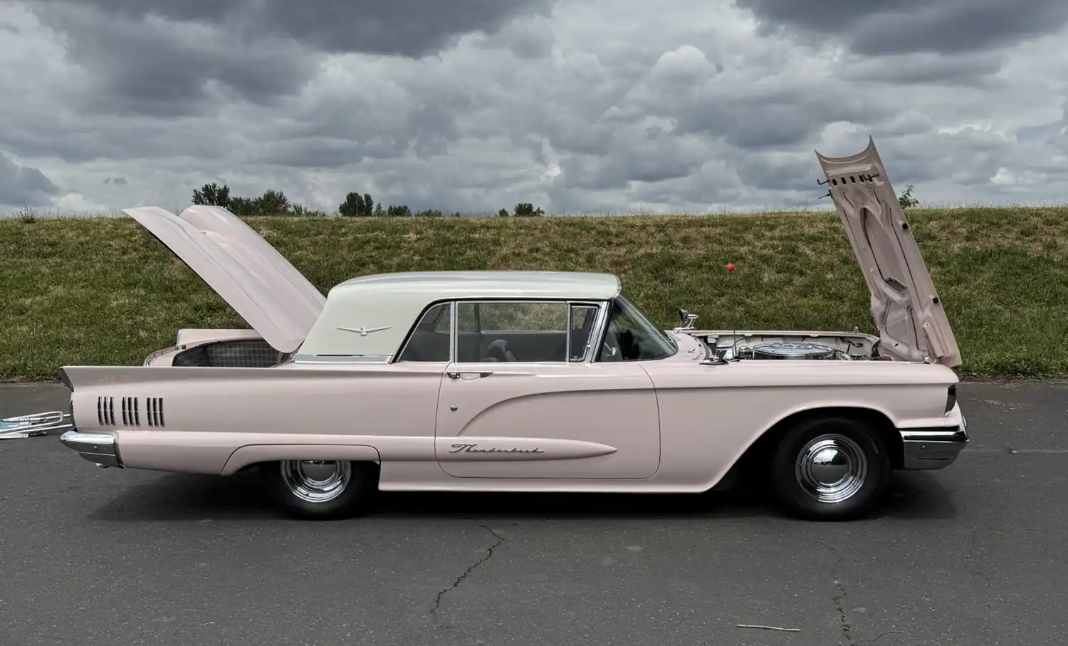 1960 Ford Thunderbird