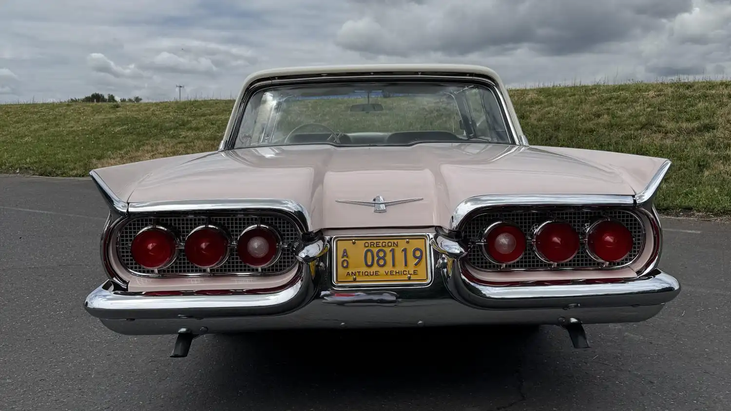 Meet the 1960 Ford Thunderbird in Full Retro Glory Meet the 1960 Ford Thunderbird in Full Retro Glory