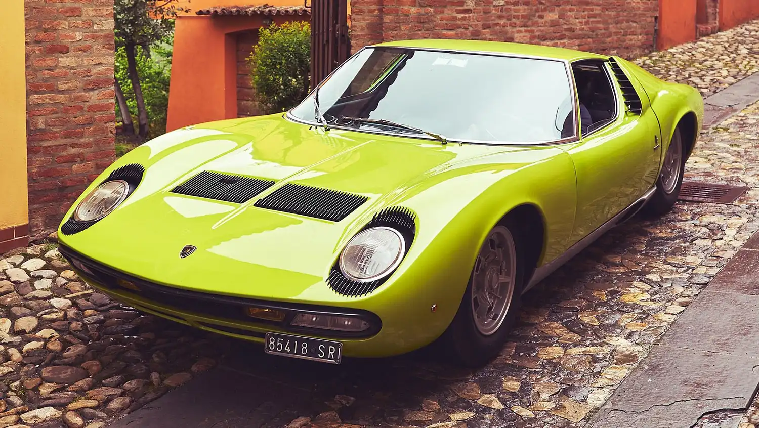 The Lamborghini Miura P400 S: Where Legend Meets Sound The Lamborghini Miura P400 S: Where Legend Meets Sound