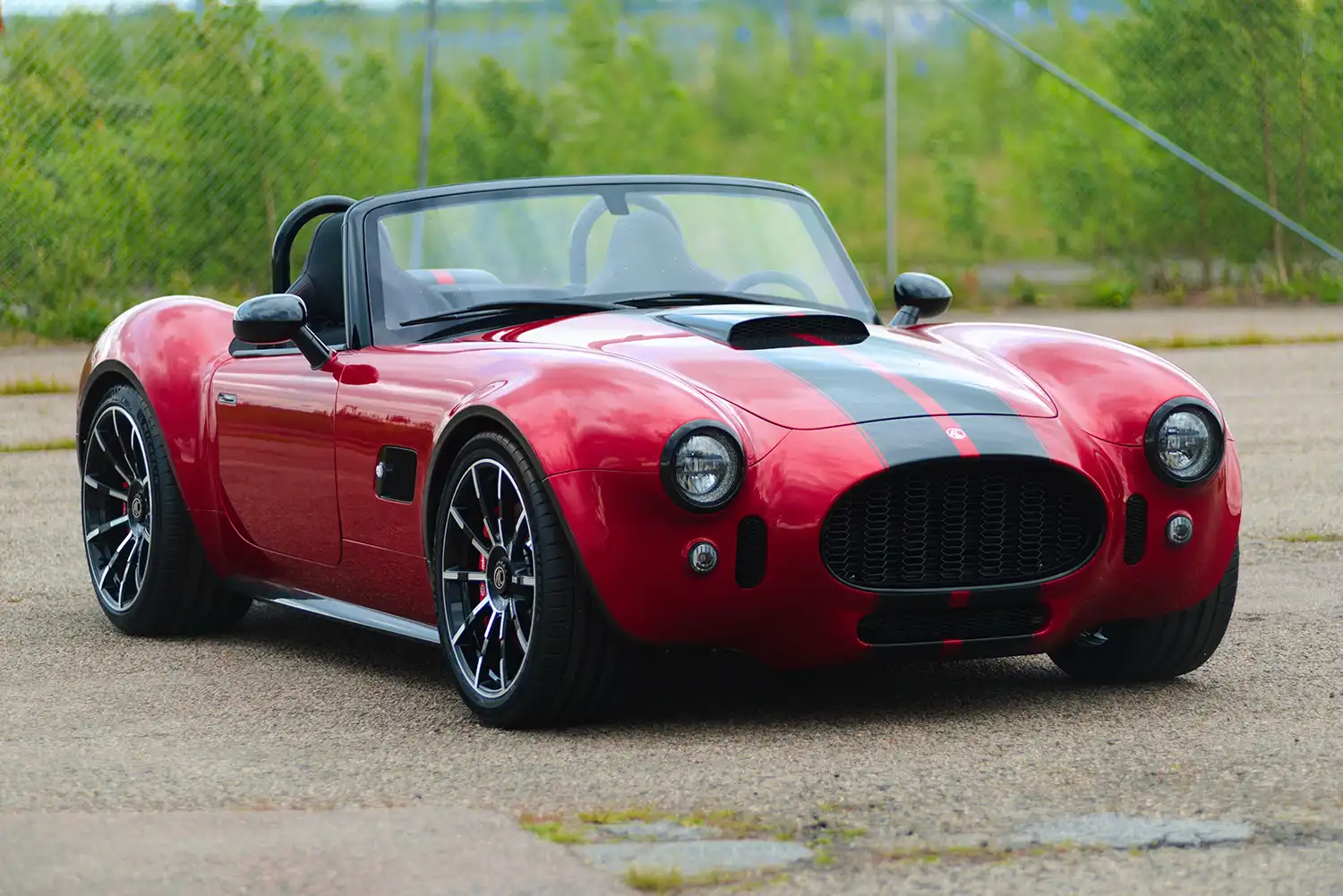 AC Cobra GT Roadster: A British Legend Reborn in Series Production