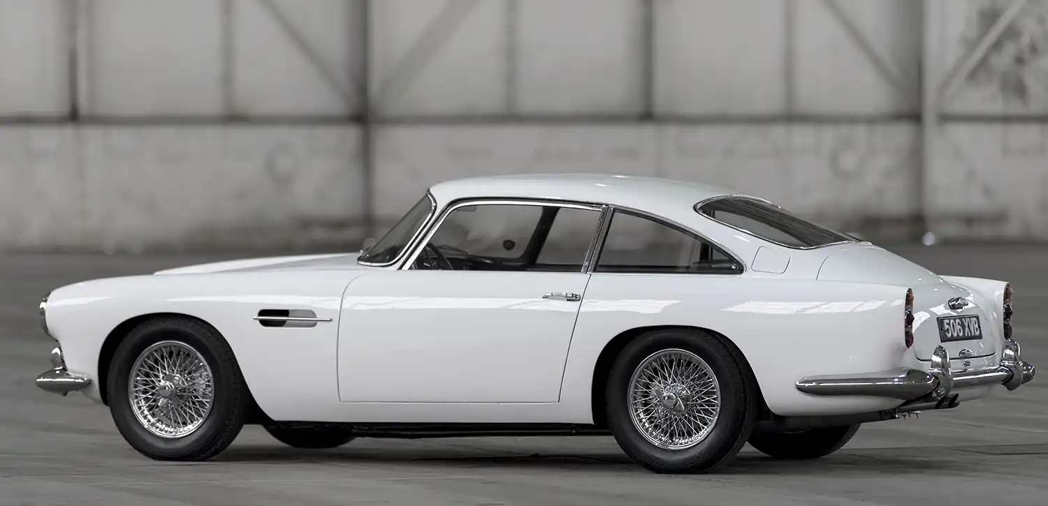 Aston Martin DB4
