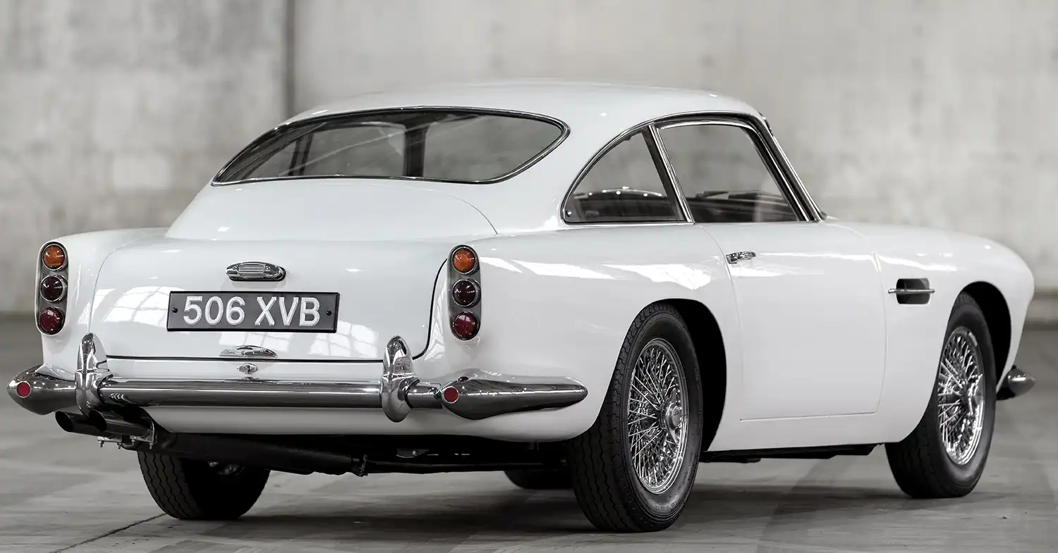 Aston Martin DB4
