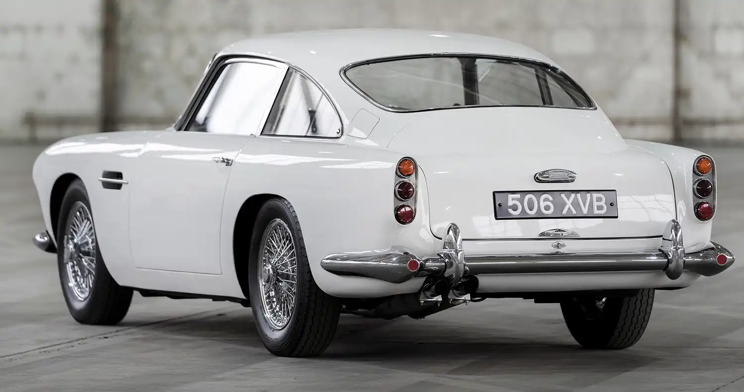 Aston Martin DB4