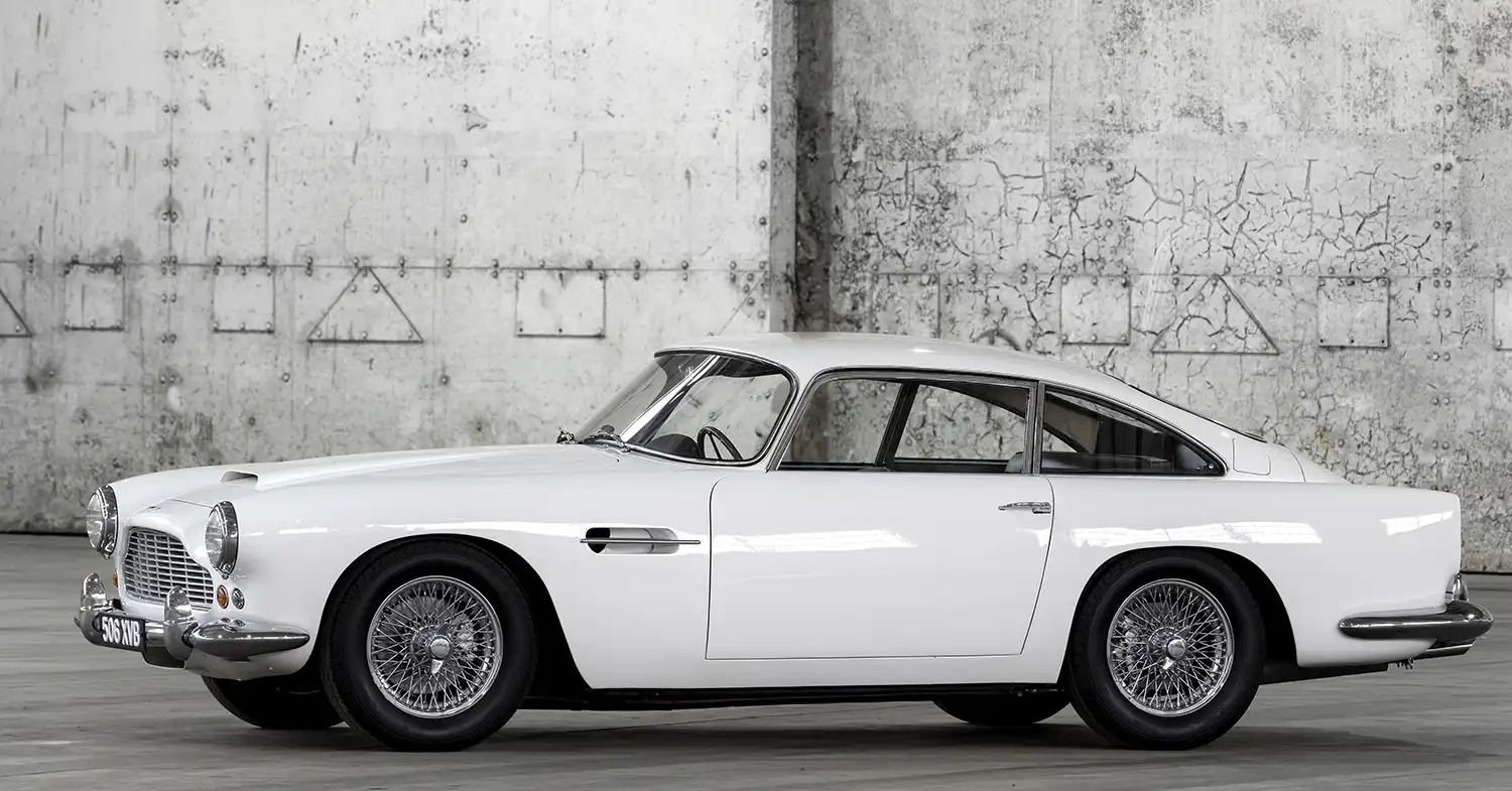 Aston Martin DB4