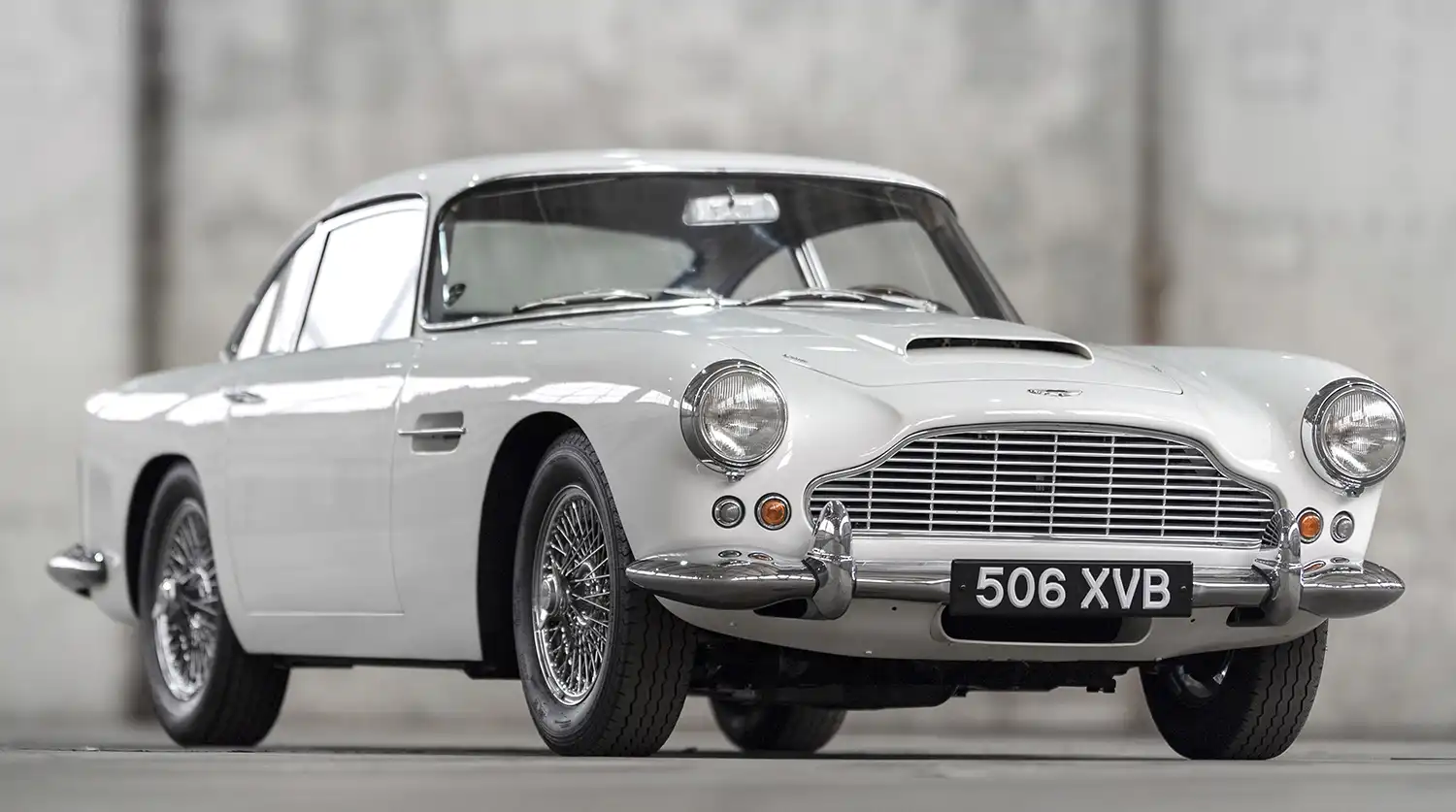 The Heart of a Lion: Exploring the Aston Martin DB4’s Power and Speed